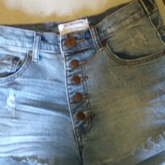 One Teaspoon Denim Shorts - Picture 1 of 7